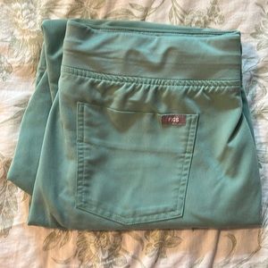 Figs Women’s Zamora Jogger Scrub Pants, Jade (Medium, regular length)